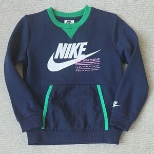 Nike Kids Navy and Green Logo Sweatshirt, NEW no Tag, Size 7